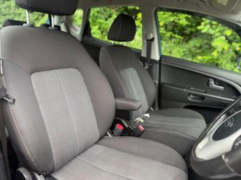 KIA VENGA 1.6 2 Auto Euro 5 5dr