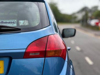 KIA VENGA 1.6 2 Auto Euro 5 5dr