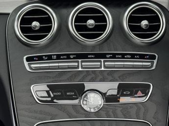 MERCEDES-BENZ C CLASS 2.0 C300d AMG Line