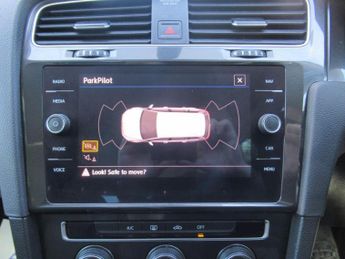 VOLKSWAGEN GOLF 1.6 TDI SE Nav Euro 6 (s/s) 5dr