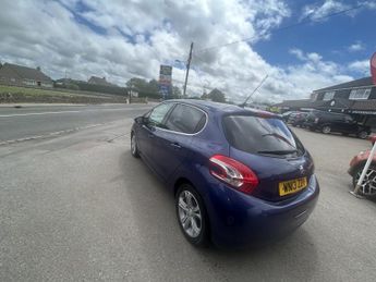 PEUGEOT 208 1.2 VTi Allure