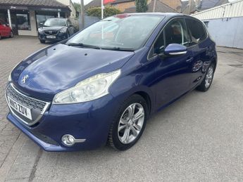 PEUGEOT 208 1.2 VTi Allure