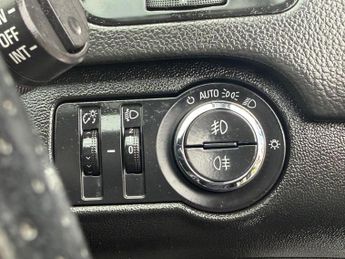 VAUXHALL INSIGNIA 2.0 CDTi ecoFLEX SRi Nav Euro 5 (s/s) 5dr