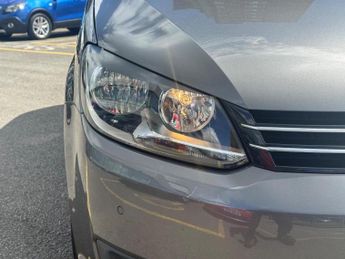 VOLKSWAGEN TOURAN 1.6 TDI SE Euro 5 5dr