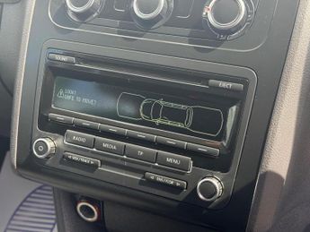 VOLKSWAGEN TOURAN 1.6 TDI SE Euro 5 5dr