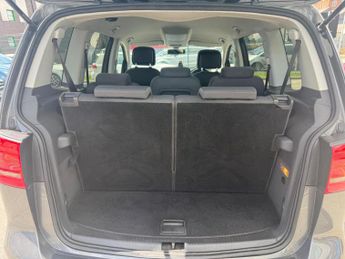 VOLKSWAGEN TOURAN 1.6 TDI SE Euro 5 5dr
