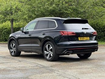VOLKSWAGEN TOUAREG 3.0 TDI V6 R-Line Tech