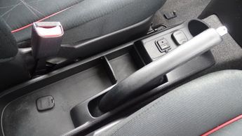 MAZDA MAZDA2 1.3 White Edition