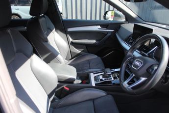 AUDI Q5 2.0 TDI 40 S line