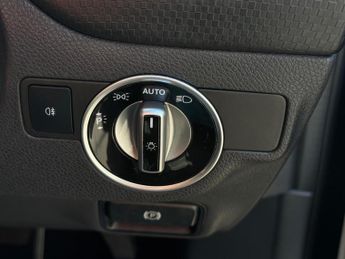 MERCEDES-BENZ A CLASS 1.6 A180 SE Hatchback 5dr Petrol 7G-DCT Euro 6 (s/s) (122 ps)