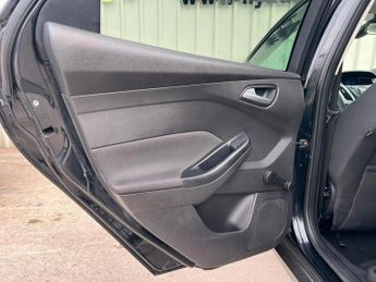 FORD FOCUS 1.6 Zetec Powershift Euro 5 5dr