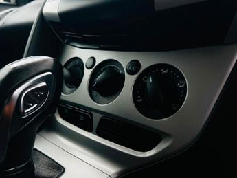 FORD FOCUS 1.6 Zetec Powershift Euro 5 5dr