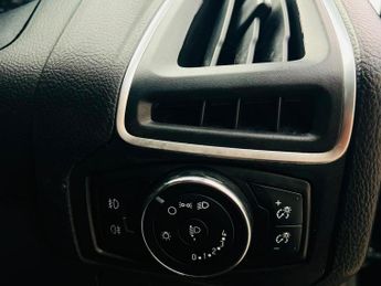FORD FOCUS 1.6 Zetec Powershift Euro 5 5dr
