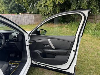 CITROEN C4 1.2 PureTech Shine