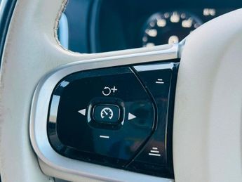 VOLVO XC90 2.0 D5 PowerPulse Momentum Auto 4WD Euro 6 (s/s) 5dr
