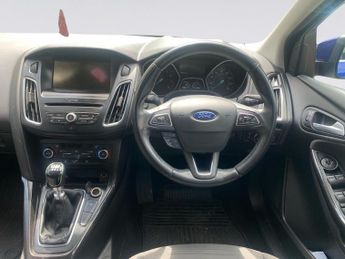 FORD FOCUS 1.0 T EcoBoost Titanium