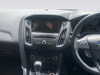 FORD FOCUS 1.0 T EcoBoost Titanium