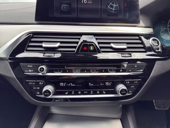 BMW 5 SERIES 2.0 520i M Sport Saloon