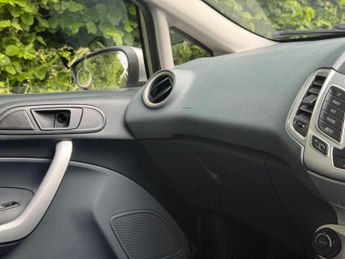 FORD FIESTA 1.4 Titanium 5dr