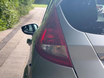 FORD FIESTA 1.4 Titanium 5dr