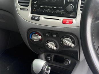 KIA RIO 1.4 3 5dr