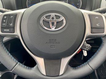 TOYOTA YARIS 1.5 VVT-h Icon Plus