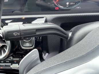 MERCEDES-BENZ CLA 2.0 CLA220d AMG Line