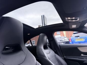 MERCEDES-BENZ CLA 2.0 CLA220d AMG Line