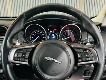 JAGUAR XE 2.0i R-Sport Auto AWD Euro 6 (s/s) 4dr
