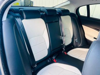 JAGUAR XE 2.0i R-Sport Auto AWD Euro 6 (s/s) 4dr