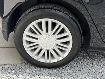 VOLKSWAGEN UP! 1.0 Move up!