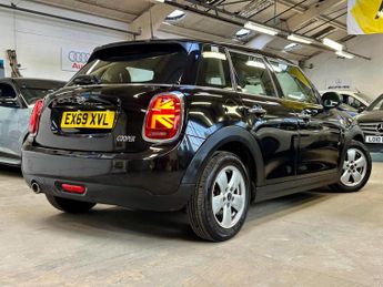 MINI HATCH 1.5 Cooper Classic Steptronic Euro 6 (s/s) 5dr