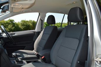 VOLKSWAGEN GOLF SV 1.4 TSI BlueMotion Tech SE