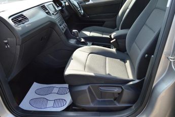 VOLKSWAGEN GOLF SV 1.4 TSI BlueMotion Tech SE