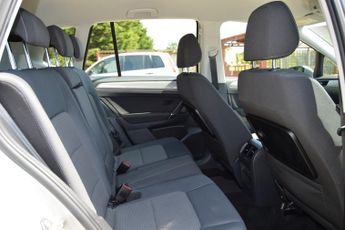 VOLKSWAGEN GOLF SV 1.4 TSI BlueMotion Tech SE