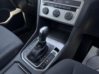 VOLKSWAGEN GOLF SV 1.4 TSI BlueMotion Tech SE