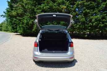 VOLKSWAGEN GOLF SV 1.4 TSI BlueMotion Tech SE