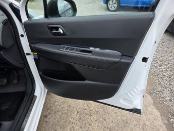 PEUGEOT 3008 1.6 BlueHDi Allure