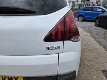PEUGEOT 3008 1.6 BlueHDi Allure