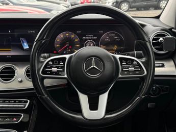 MERCEDES-BENZ E CLASS 2.0 E220d SE (Premium Plus) Saloon 4dr Diesel G-Tronic+ Euro 6 (
