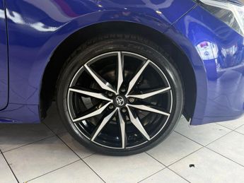 TOYOTA COROLLA 2.0 VVT-h GR SPORT