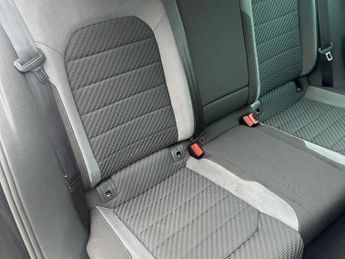 VOLKSWAGEN GOLF 2.0 TDI R-Line DSG Euro 6 (s/s) 5dr