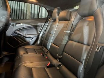 MERCEDES-BENZ GLA 2.1 GLA220d AMG Line (Premium Plus) 7G-DCT 4MATIC Euro 6 (s/s) 5