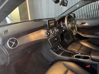 MERCEDES-BENZ GLA 2.1 GLA220d AMG Line (Premium Plus) 7G-DCT 4MATIC Euro 6 (s/s) 5
