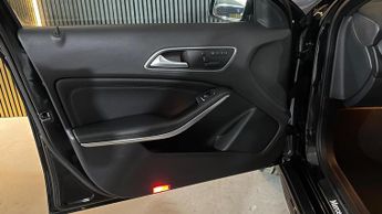 MERCEDES-BENZ GLA 2.1 GLA220d AMG Line (Premium Plus) 7G-DCT 4MATIC Euro 6 (s/s) 5