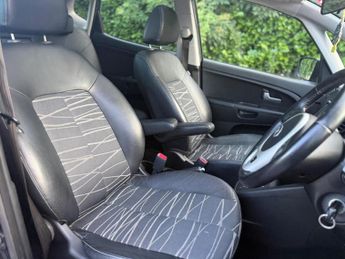 KIA VENGA 1.6 3 Auto Euro 5 5dr (Sat Nav)