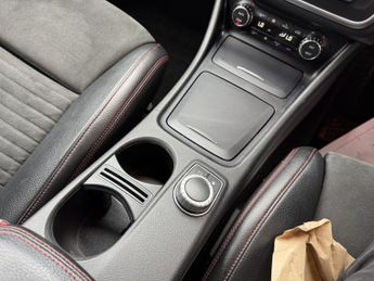 MERCEDES-BENZ CLA 2.1 CLA220d AMG Sport