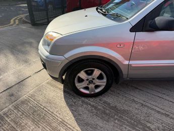 FORD FUSION 1.6 Zetec