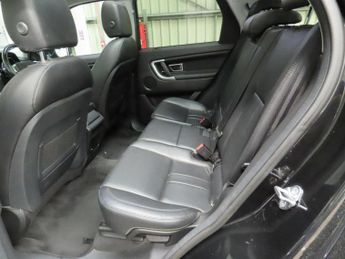 LAND ROVER DISCOVERY SPORT 2.0 TD4 HSE Black Auto 4WD Euro 6 (s/s) 5dr