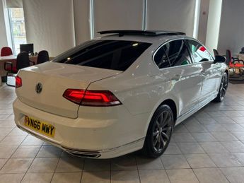 VOLKSWAGEN PASSAT 2.0 TDI BlueMotion Tech R-Line